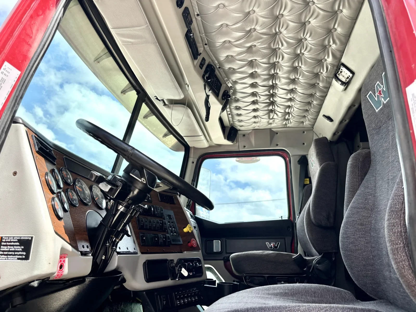 2015 Western Star 4900 in Hutchins, TX — photo 14