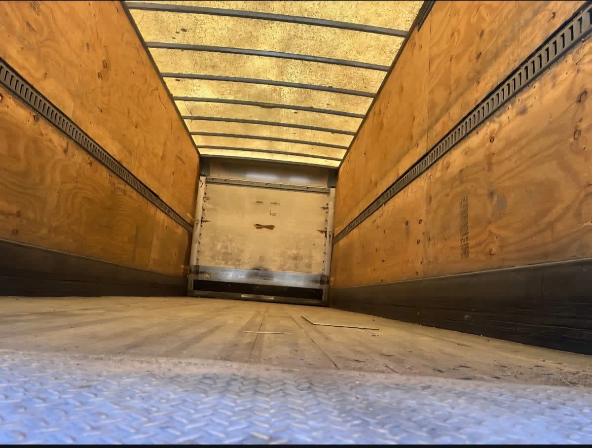 2018 Freightliner M2 106 - image 8