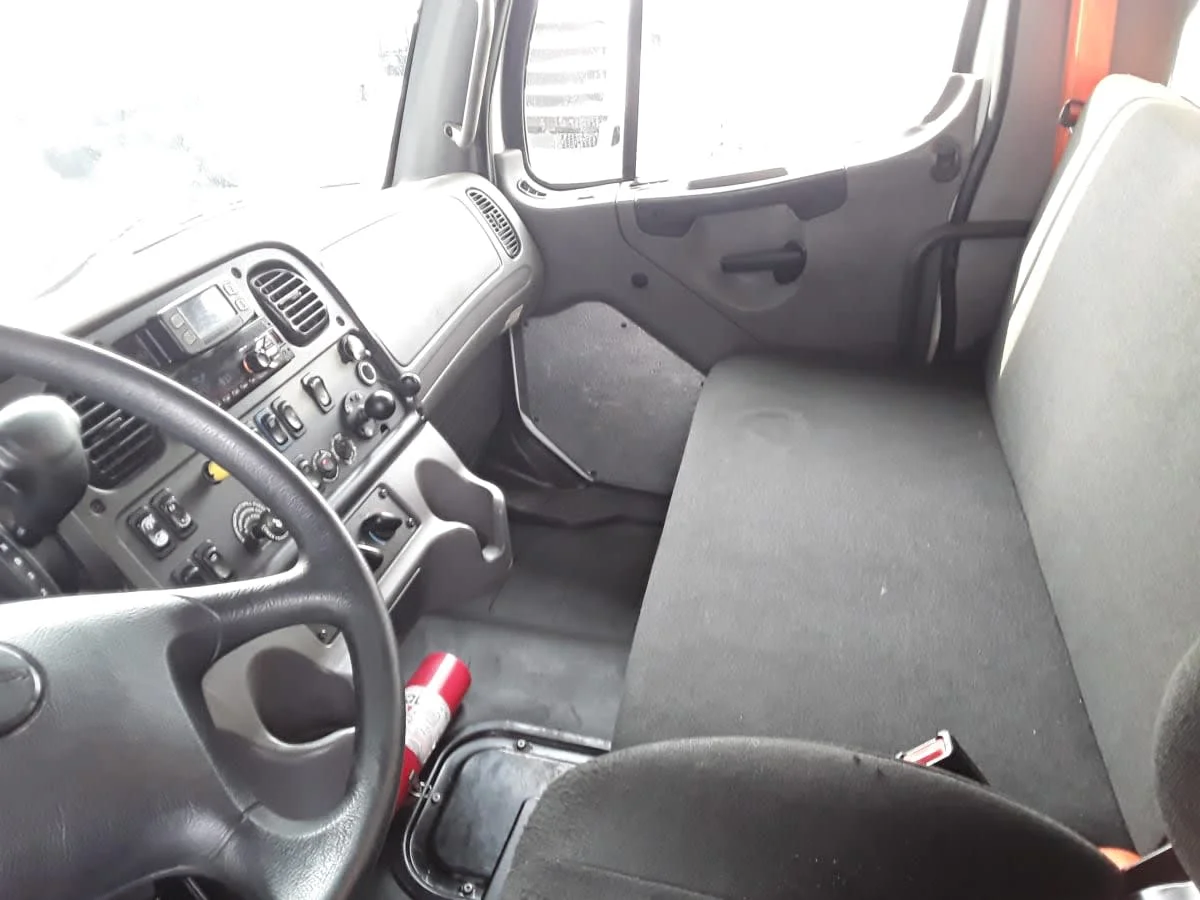 2020 Freightliner M2 106 in Hilliard, OH — photo 7
