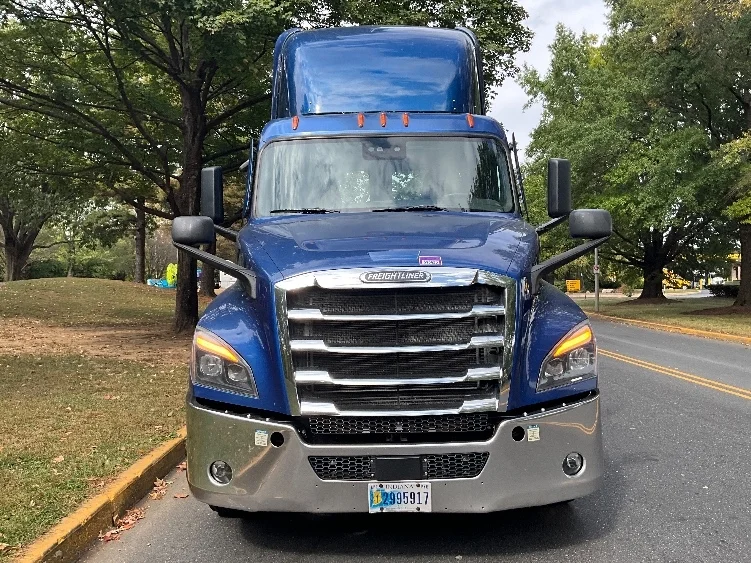 2021 Freightliner in Reading, PA — photo 2