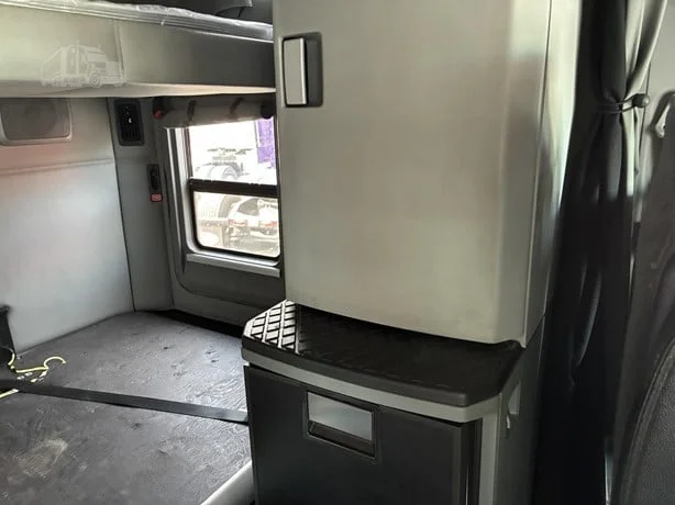 2022 Kenworth T680 in Portland, OR — photo 22