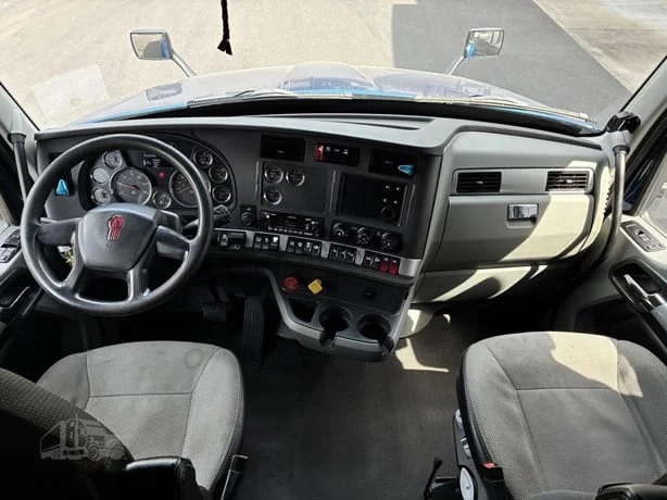 2022 Kenworth T680 in Portland, OR — photo 18