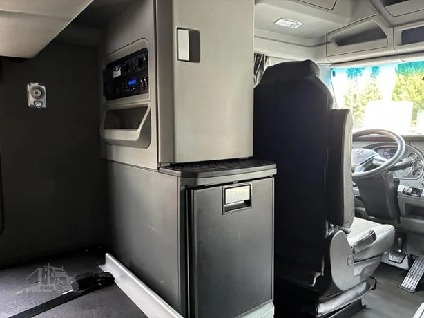 2022 Kenworth T680 in Portland, OR — photo 25