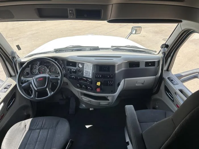 2022 Peterbilt 579 - image 36