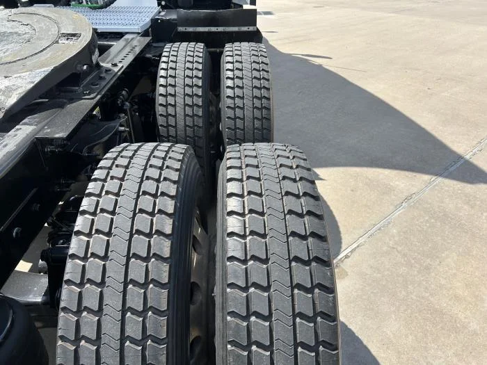 2022 Peterbilt 579 - image 13