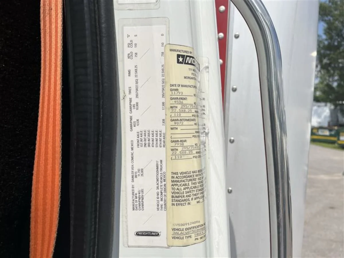 2016 Freightliner M2 106 - image 12