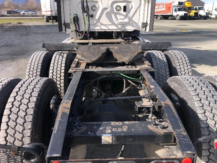 2021 Freightliner Cascadia - image 6