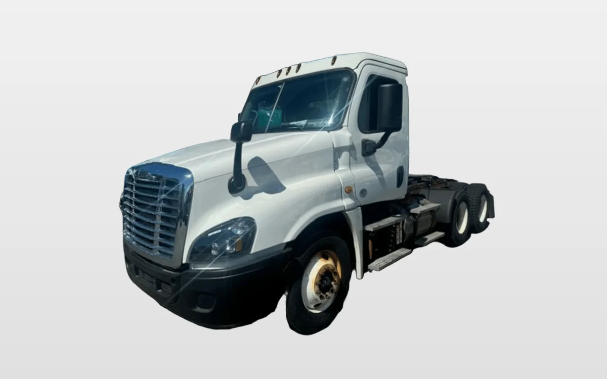 2017 Freightliner Cascadia - image 1