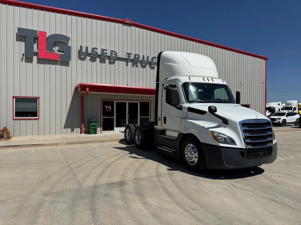 2021 Freightliner Cascadia - image 4