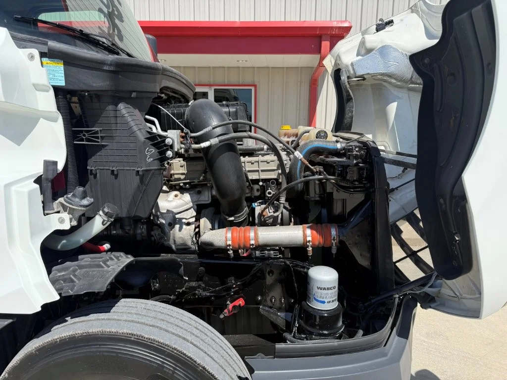 2021 Freightliner Cascadia - image 14