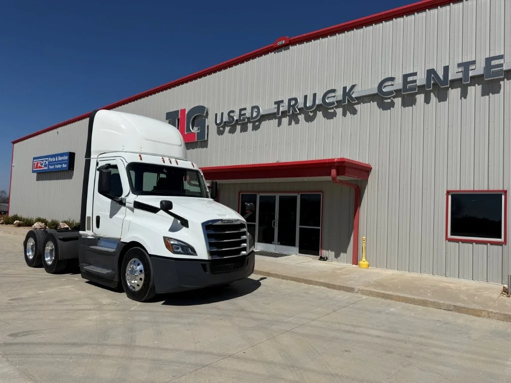 2021 Freightliner Cascadia - image 5