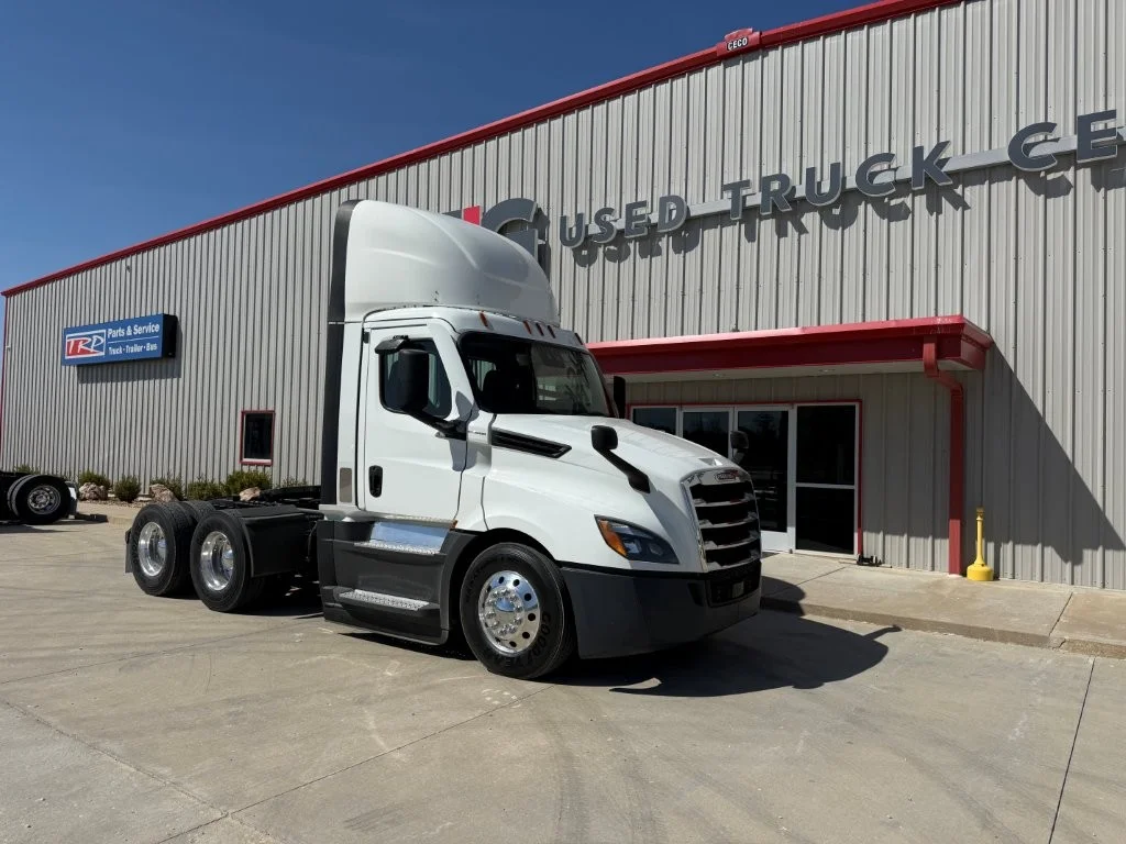 2021 Freightliner Cascadia - image 9