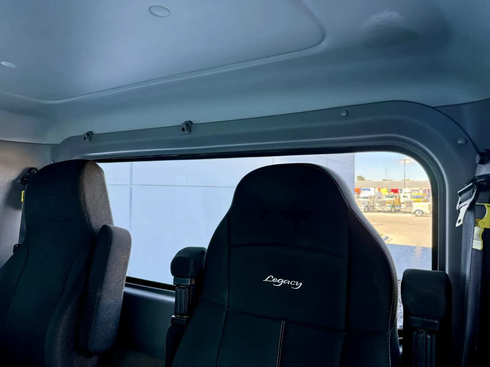 2020 Peterbilt 389 in New Lenox, IL — photo 20
