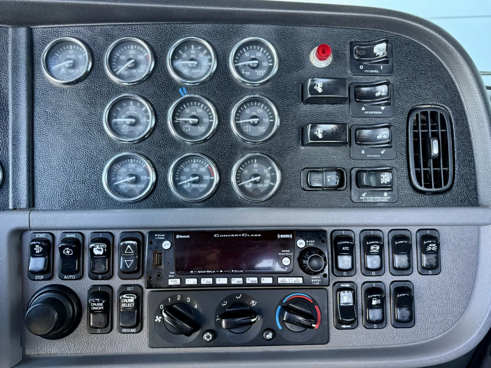 2020 Peterbilt 389 in New Lenox, IL — photo 18