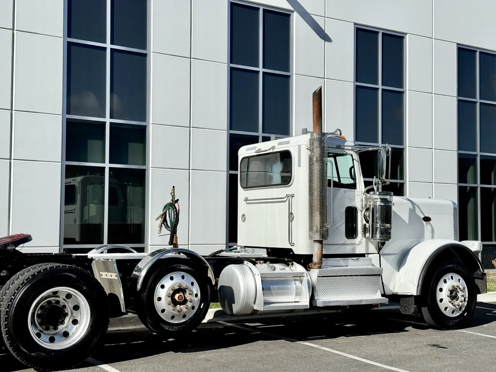 2020 Peterbilt 389 in New Lenox, IL — photo 7