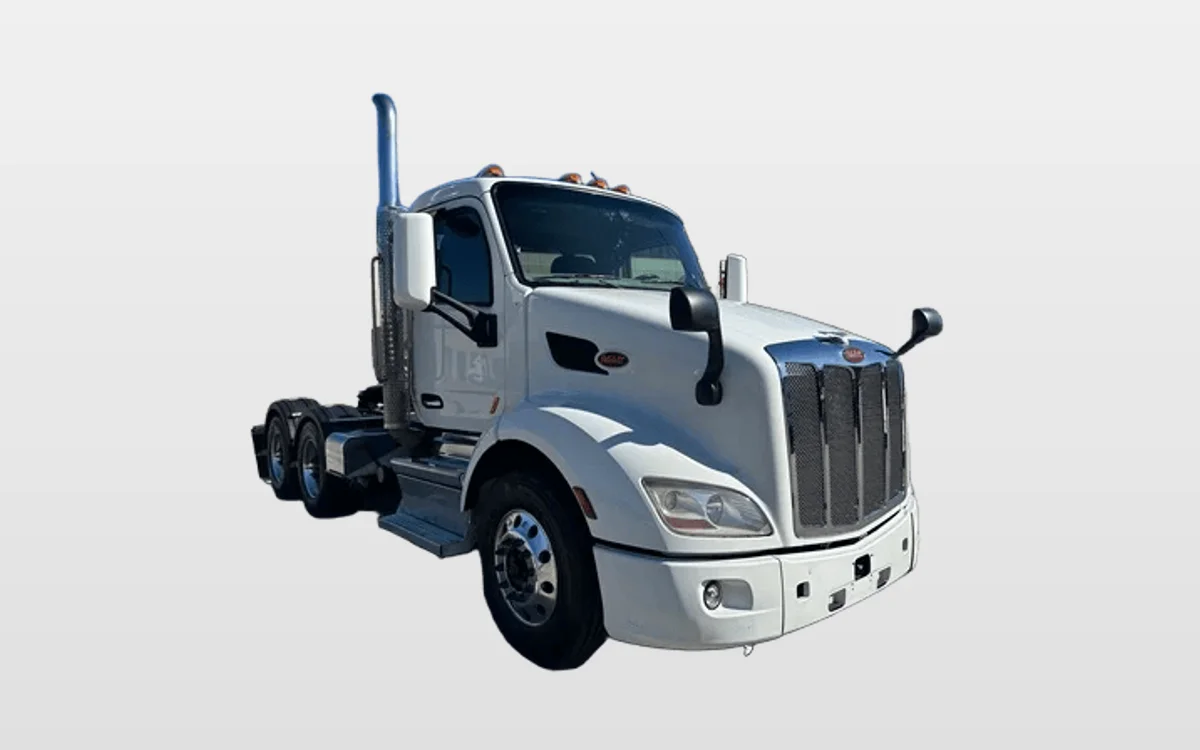 2020 Peterbilt 579 - image 1