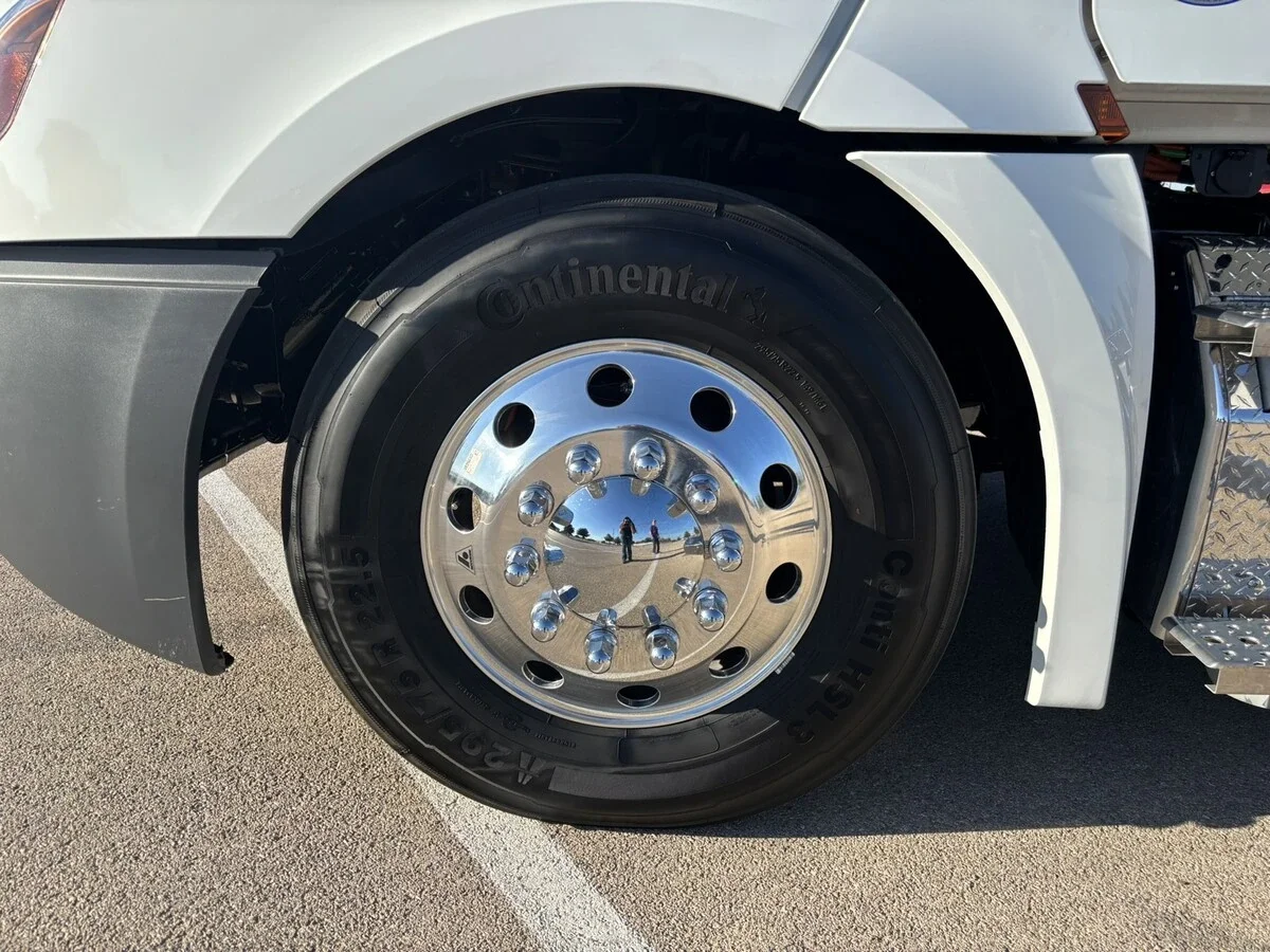 2026 Freightliner Cascadia - image 10