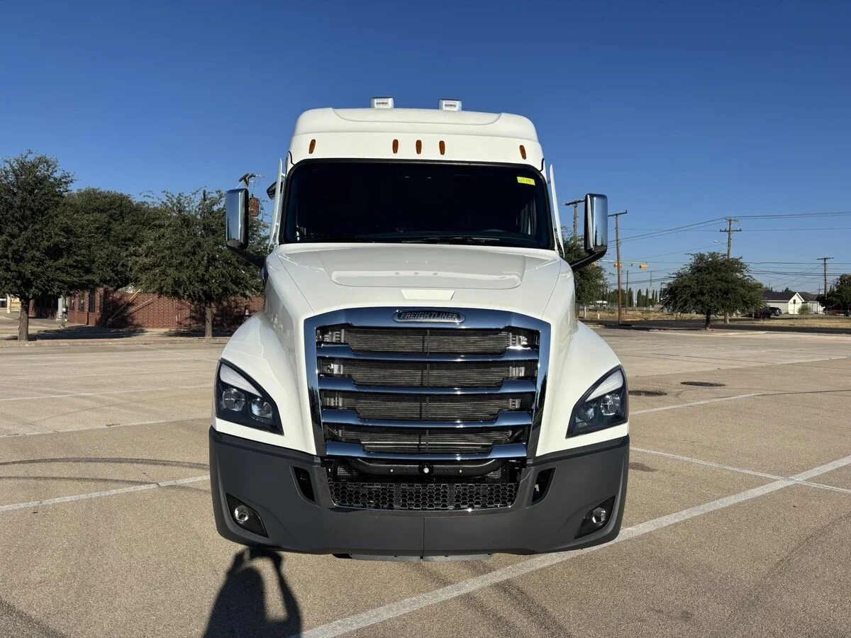 2026 Freightliner Cascadia - image 9