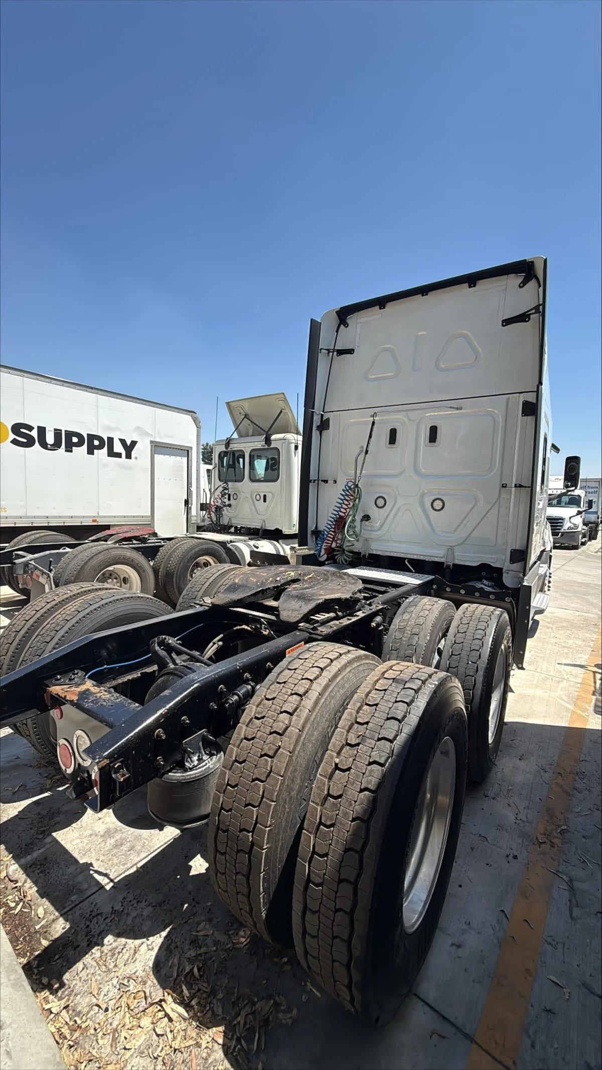 2022 Freightliner Cascadia in Fontana, CA — photo 5