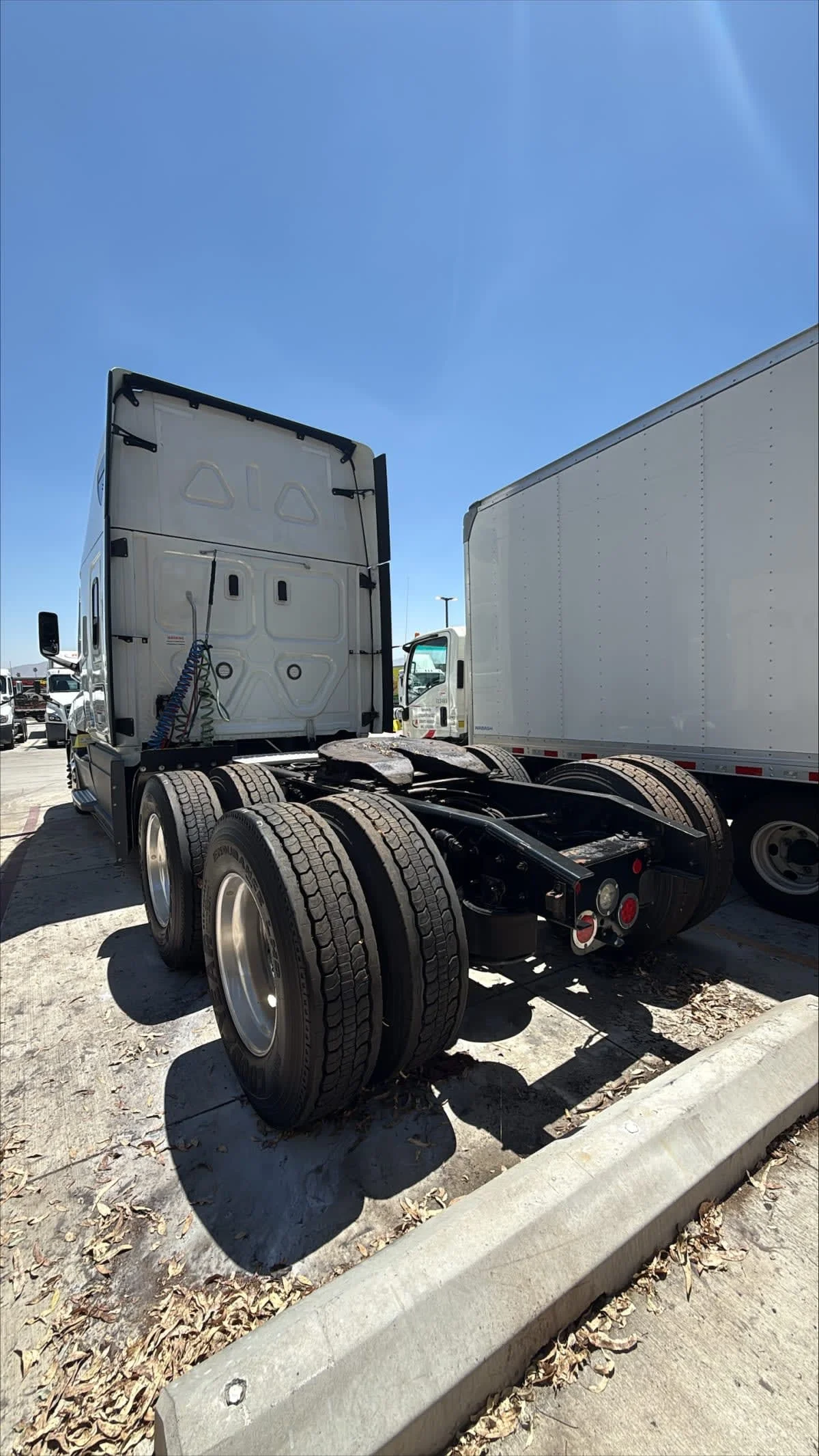 2022 Freightliner Cascadia in Fontana, CA — photo 6