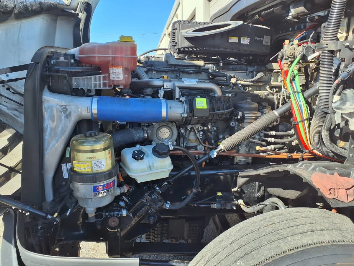 2021 Freightliner Cascadia - image 8