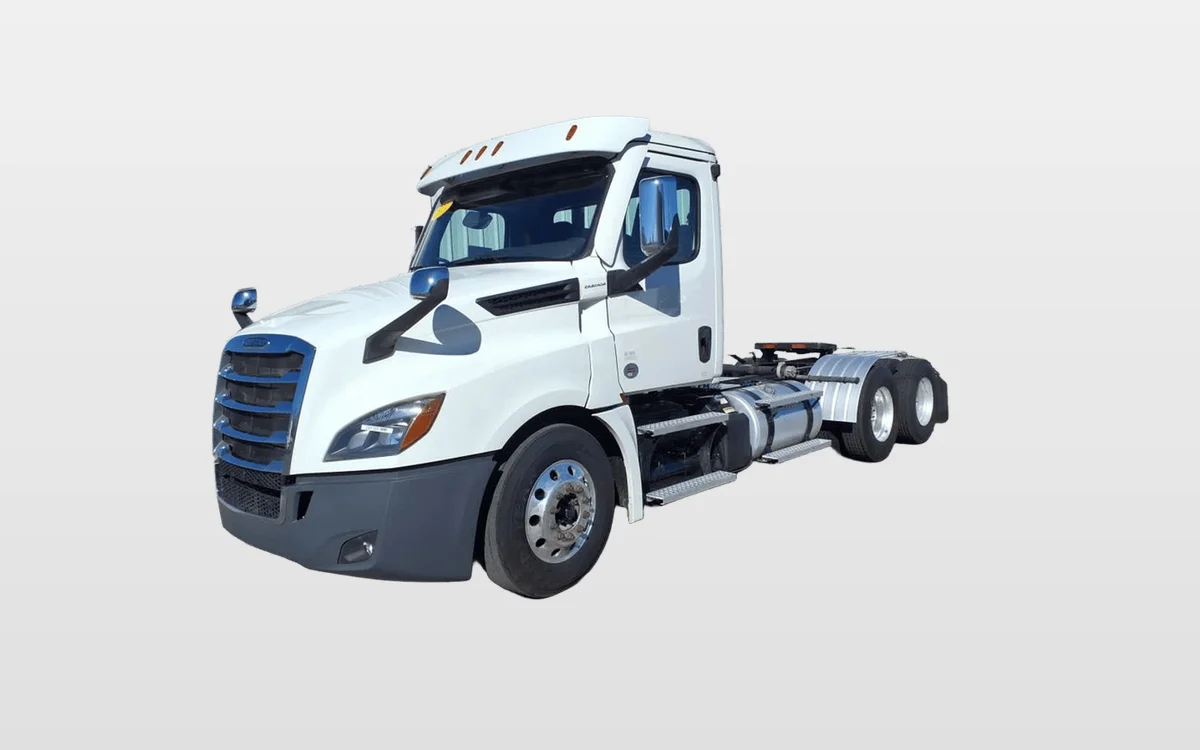 2021 Freightliner Cascadia - image 1