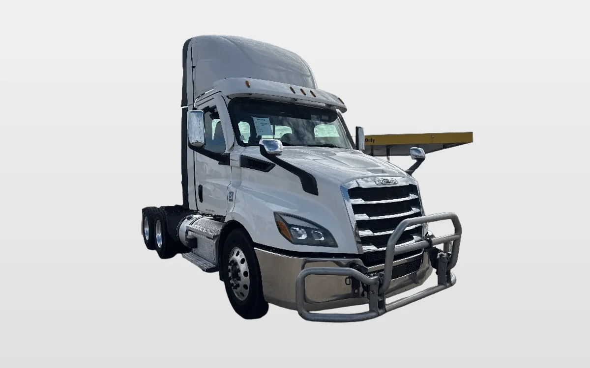 2021 Freightliner Cascadia - image 1