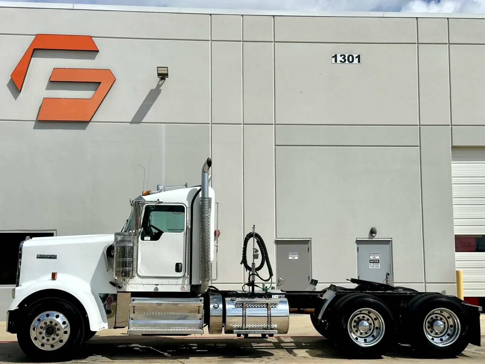 2019 Kenworth W900 in Hutchins, TX — photo 4