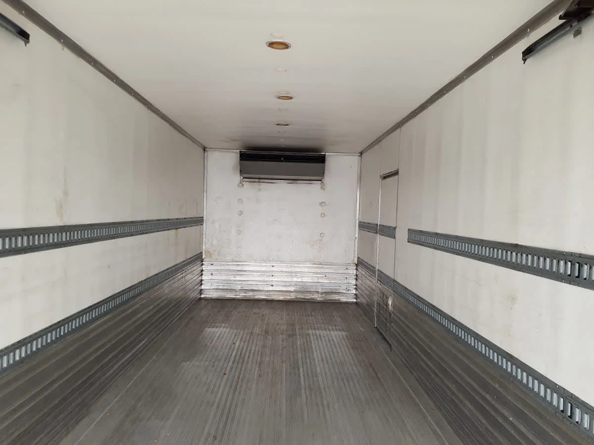 2019 Freightliner M2 106 in Miami, FL — photo 9