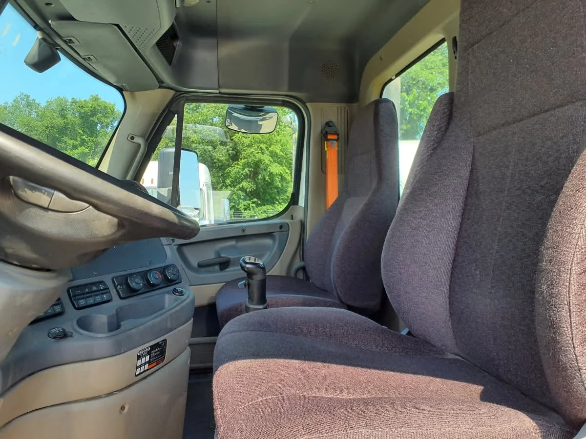 2018 Freightliner Cascadia in Springfield, MA — photo 10