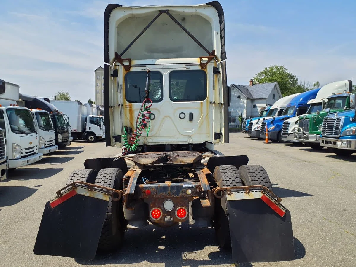2018 Freightliner Cascadia in Springfield, MA — photo 5