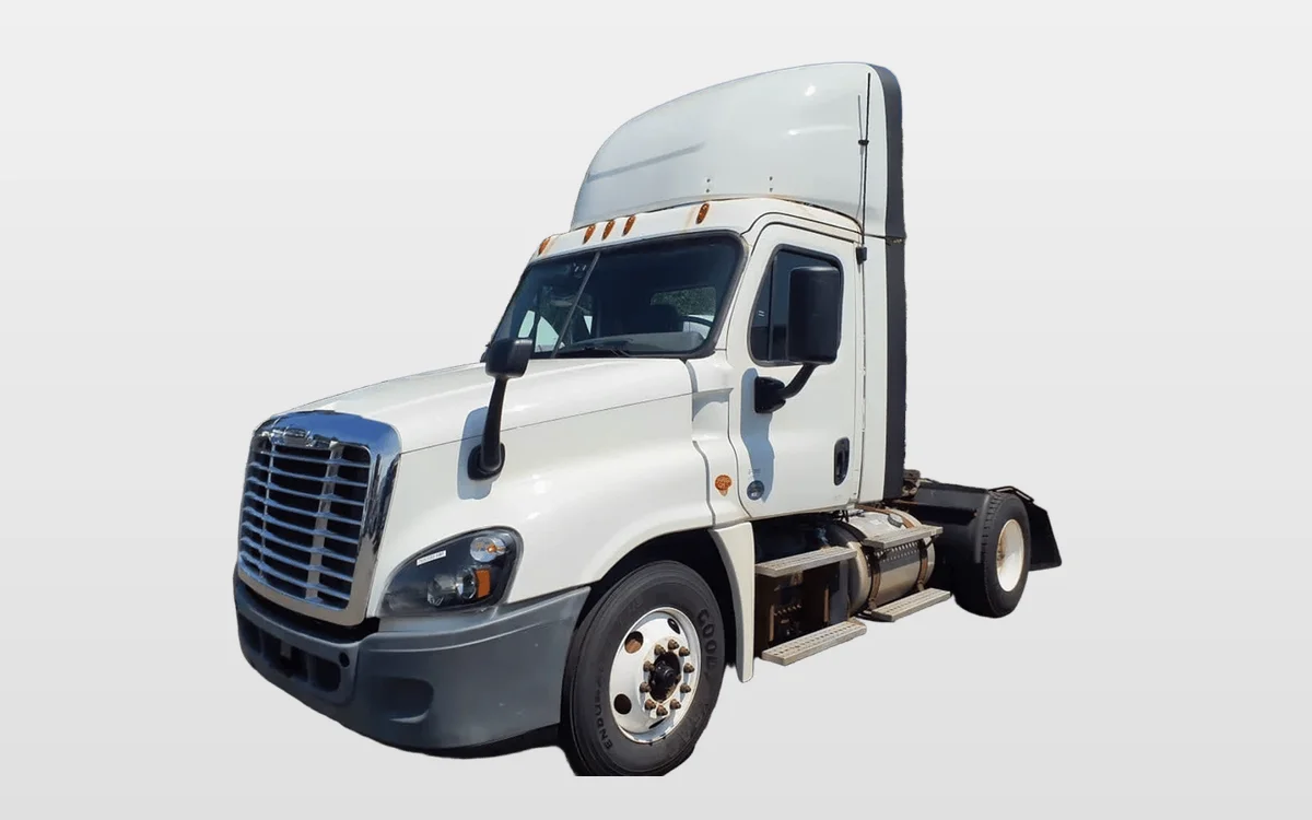 2018 Freightliner Cascadia - image 1