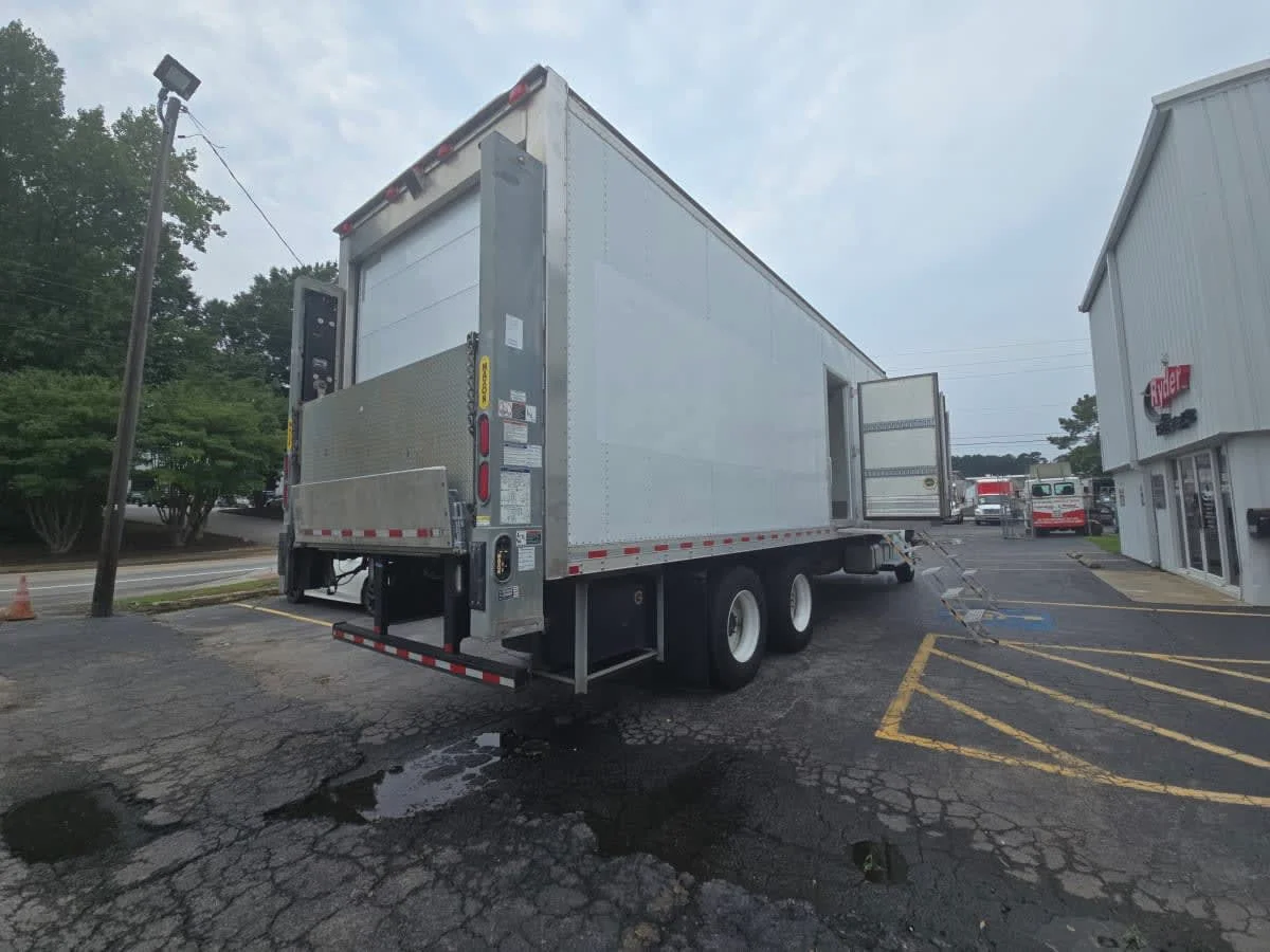 2019 Freightliner M2 106 in Doraville, GA — photo 4