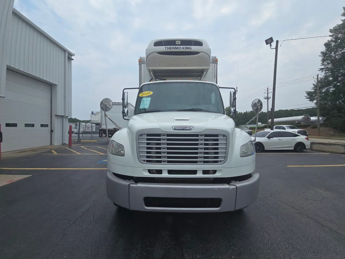 2019 Freightliner M2 106 in Doraville, GA — photo 2