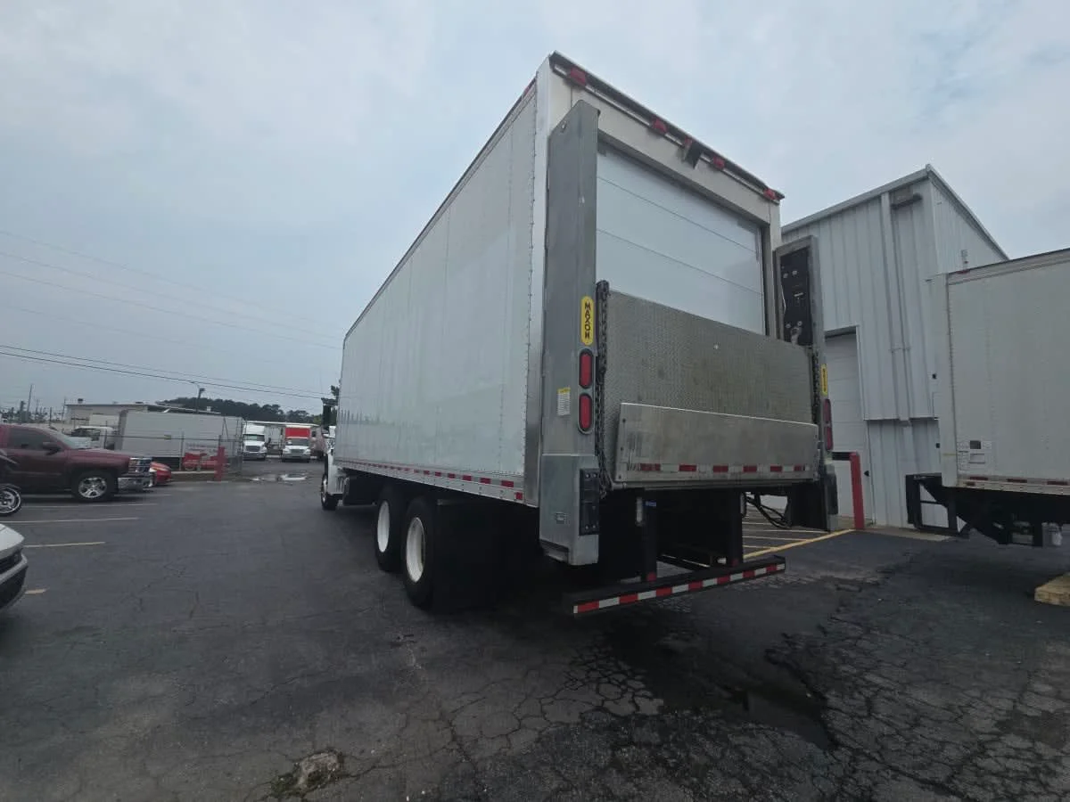 2019 Freightliner M2 106 in Doraville, GA — photo 6
