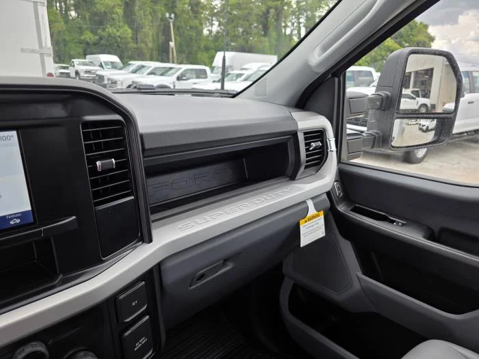 2026 Ford F-550 — photo 15