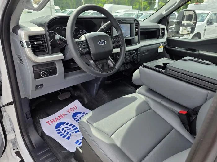 2026 Ford F-550 — photo 11