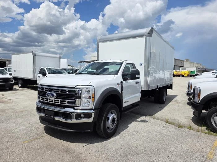 2026 Ford F-550 — photo 2