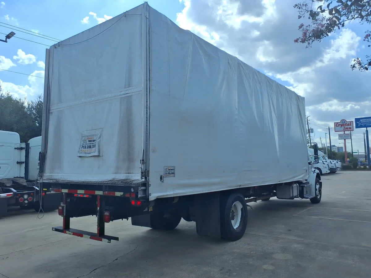 2019 Freightliner M2 106 in Houston, TX — photo 4