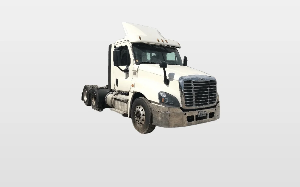 2019 Freightliner Cascadia - image 1