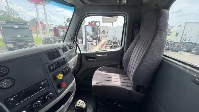 2022 Peterbilt 567 — photo 11