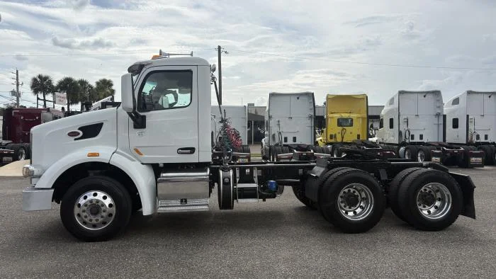 2022 Peterbilt 567 — photo 3