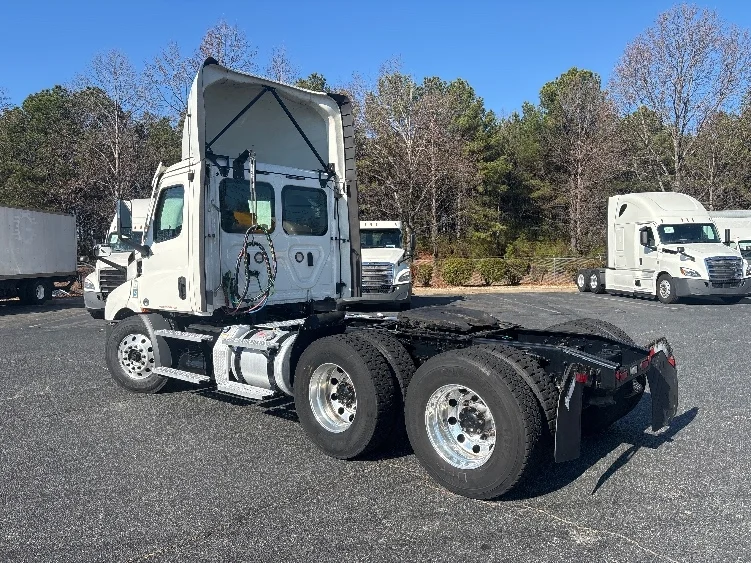 2021 Freightliner Cascadia in Concord, NC — photo 5