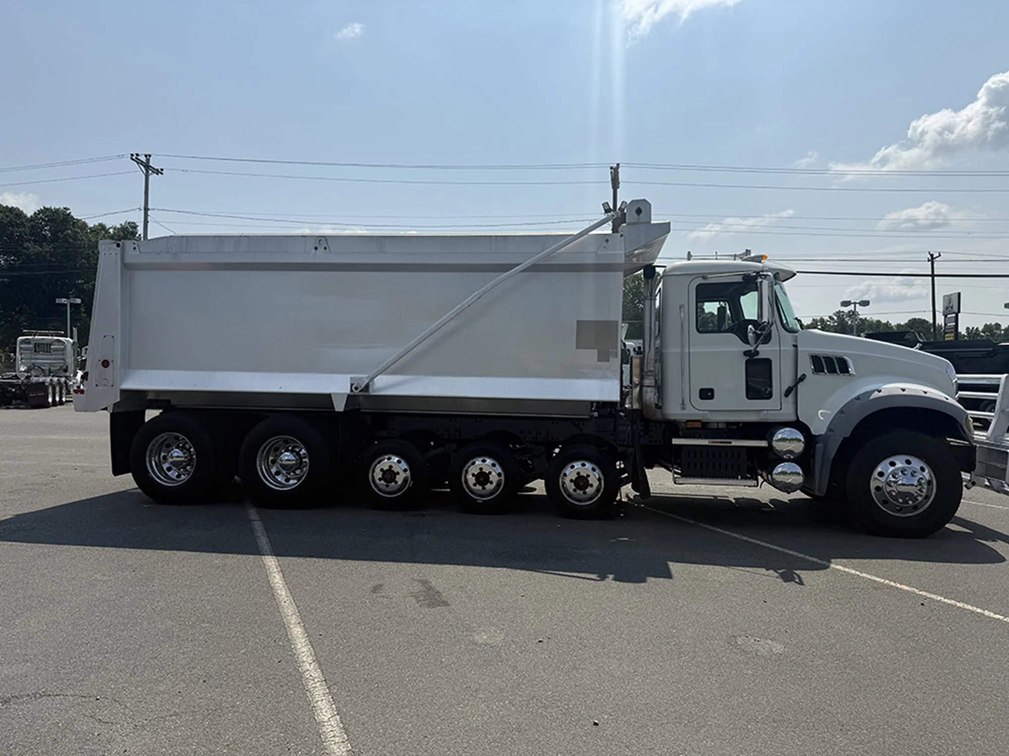 2009 Mack in Roanoke, VA — photo 3