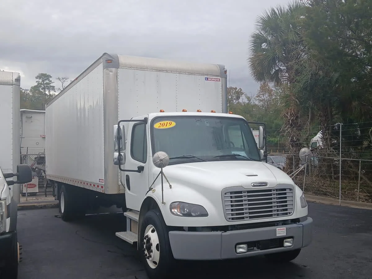 2019 Freightliner M2 106 - image 3