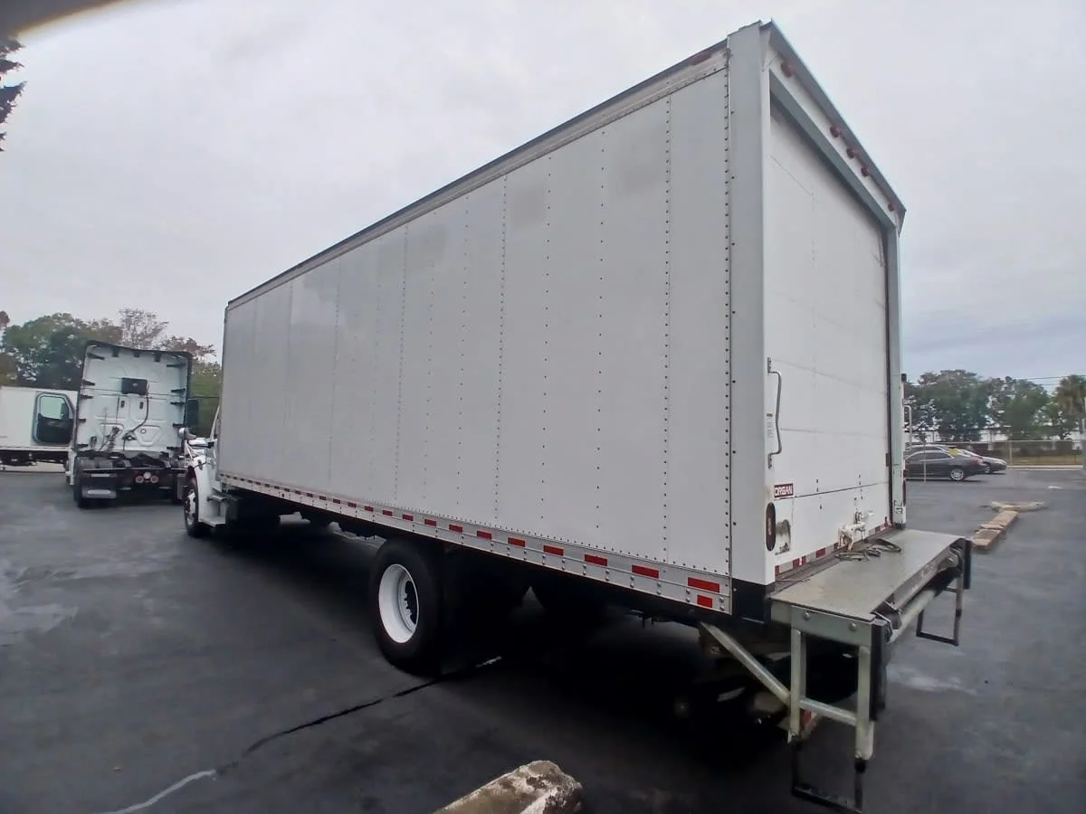 2019 Freightliner M2 106 - image 6