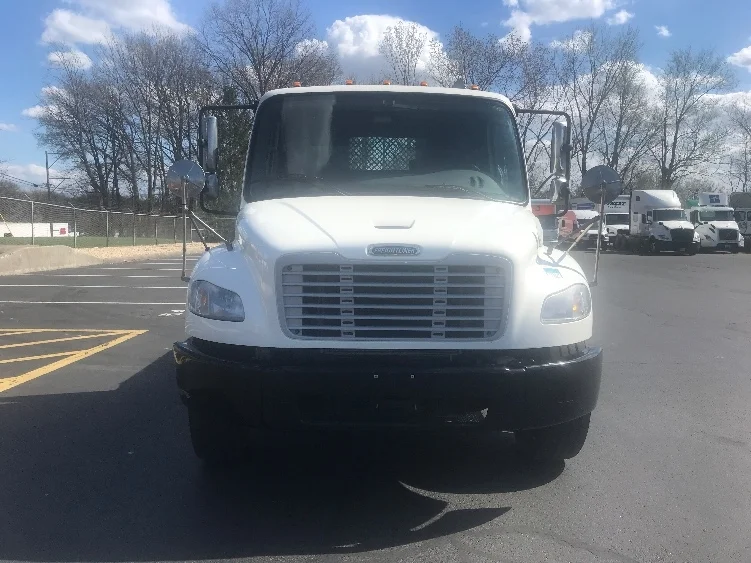 2022 Freightliner M2 106 - image 2