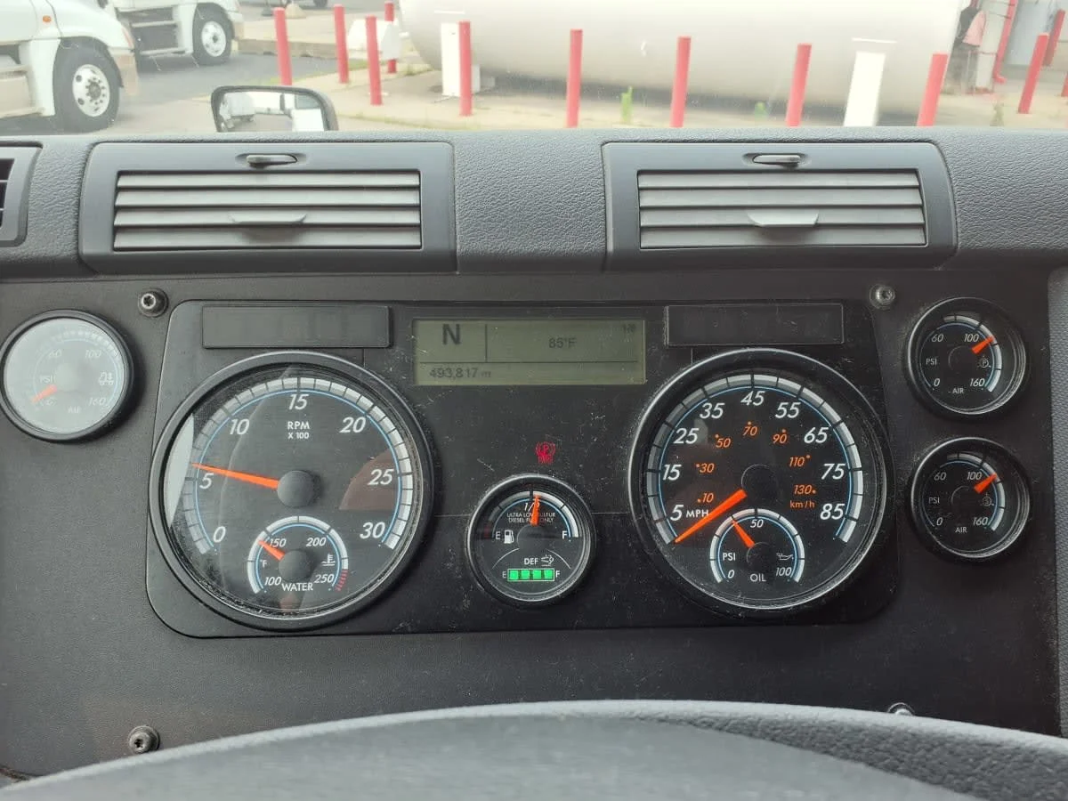 2020 Freightliner Cascadia in Taylor, MI — photo 10