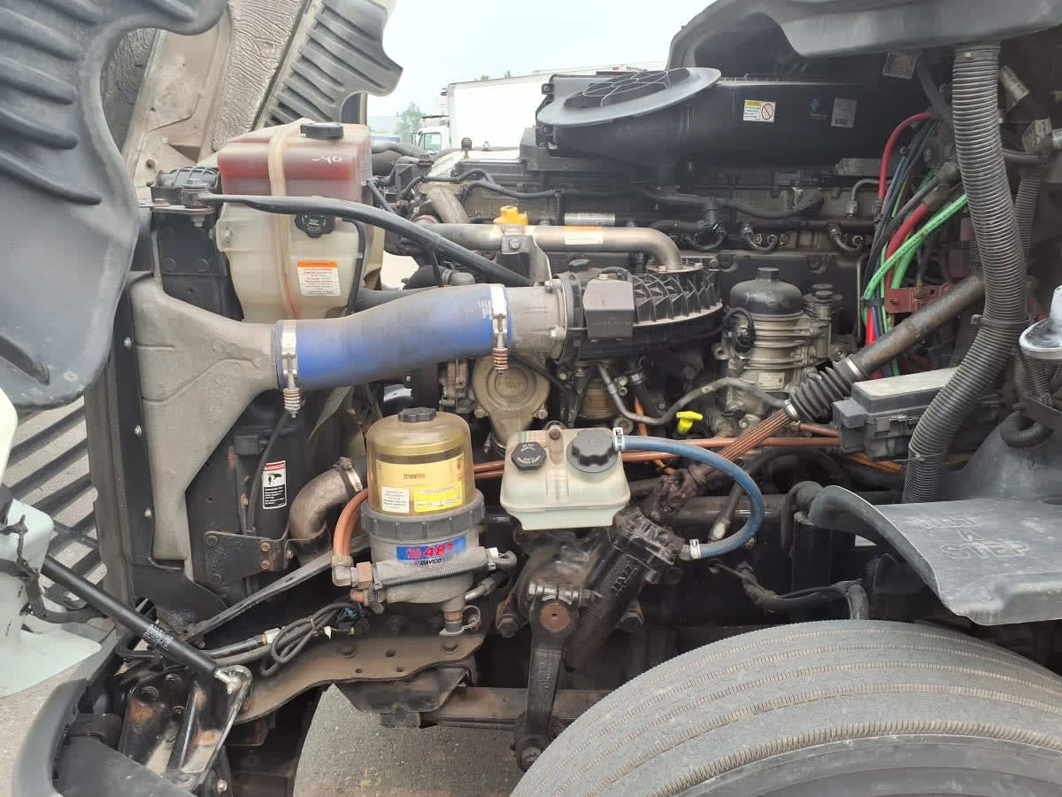 2020 Freightliner Cascadia in Taylor, MI — photo 9