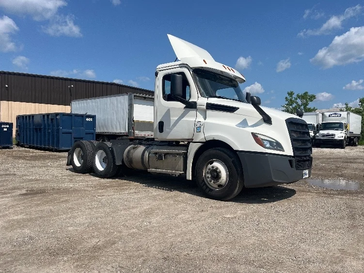 2020 Freightliner Cascadia in Middlefield, OH